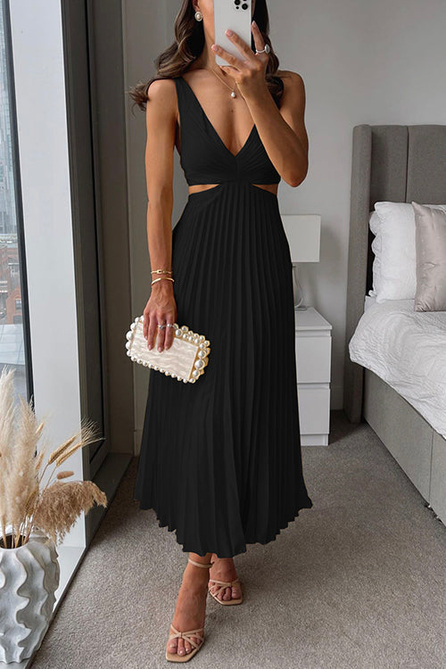 Flowing Pleated Maxi Dress