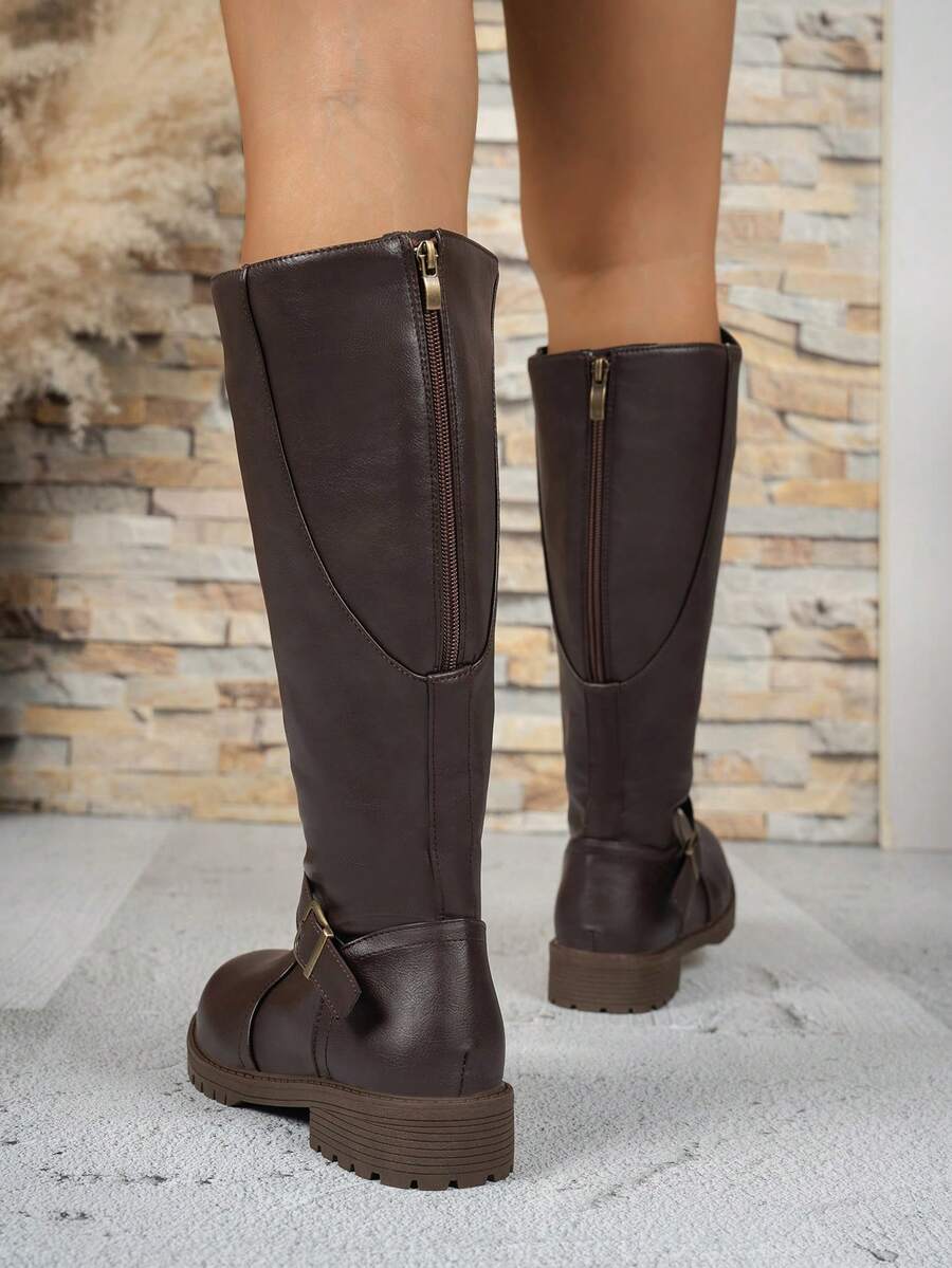 Elegant Boots with a Comfortable Shaft