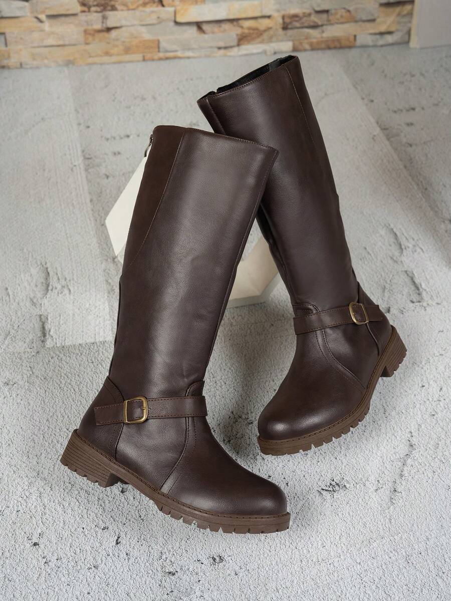 Elegant Boots with a Comfortable Shaft