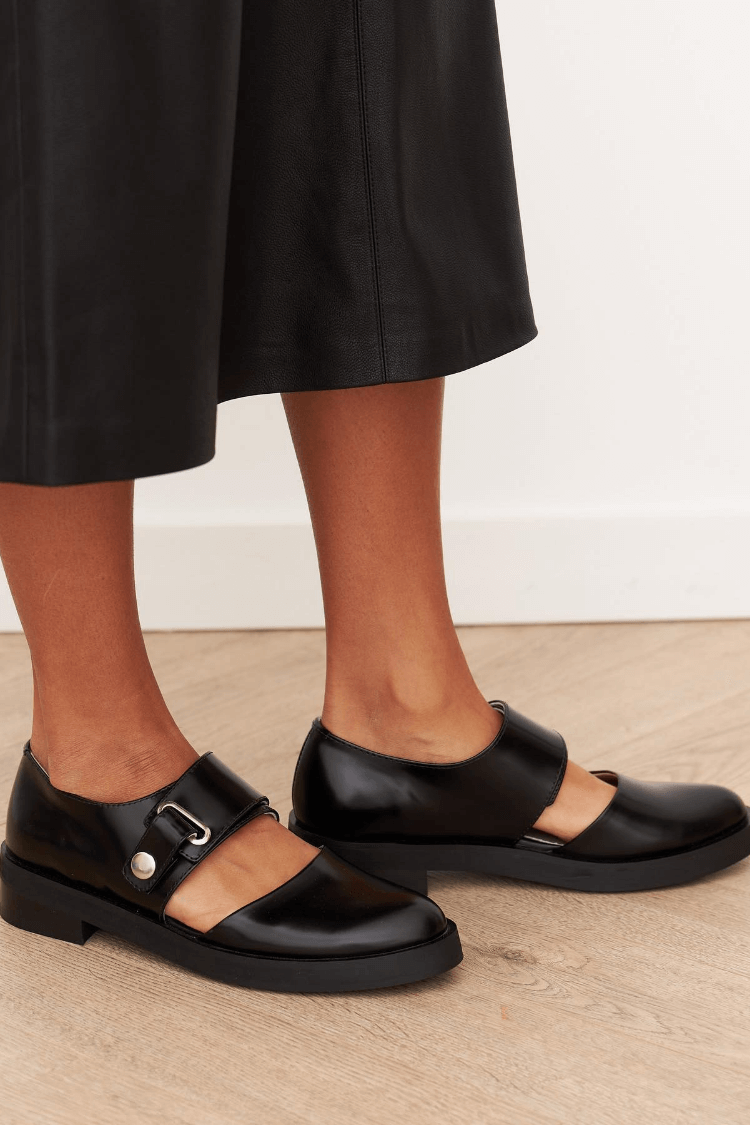 Minimal Mary Jane Shoes With Buckle Detail