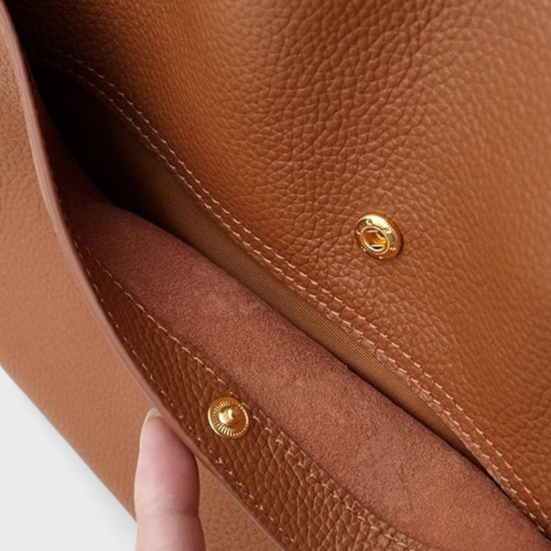 Elegant and Timeless Shoulder Bag
