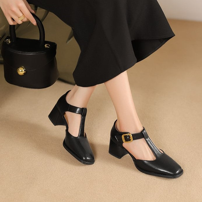 T-trap Leather Pumps