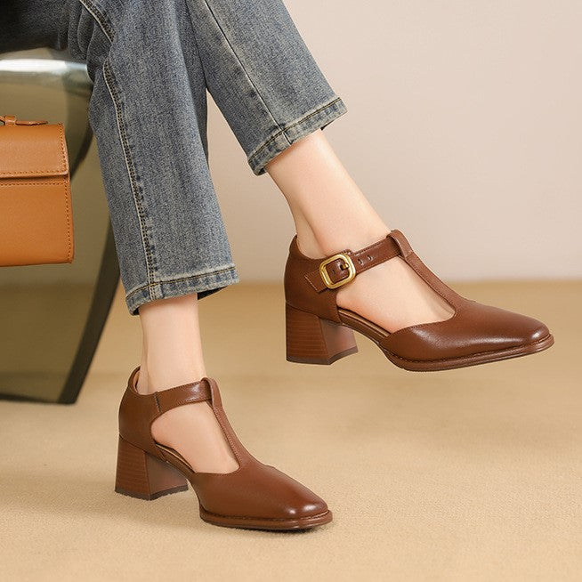 T-trap Leather Pumps