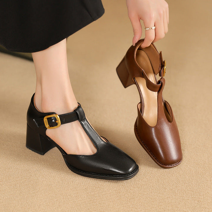 T-trap Leather Pumps