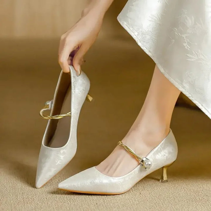 Vintage Pearl Kitten Heels