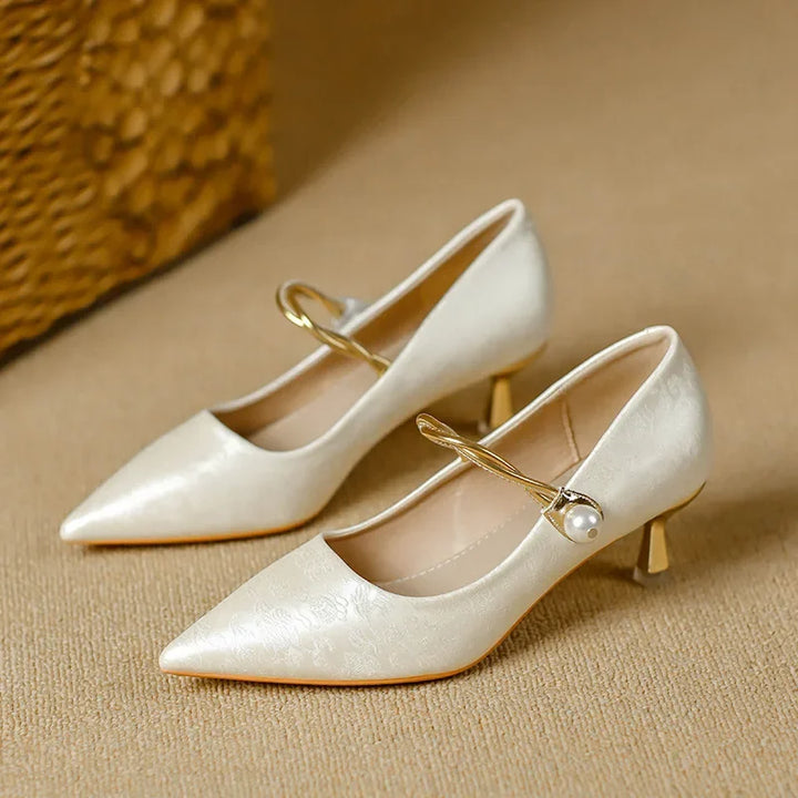 Vintage Pearl Kitten Heels