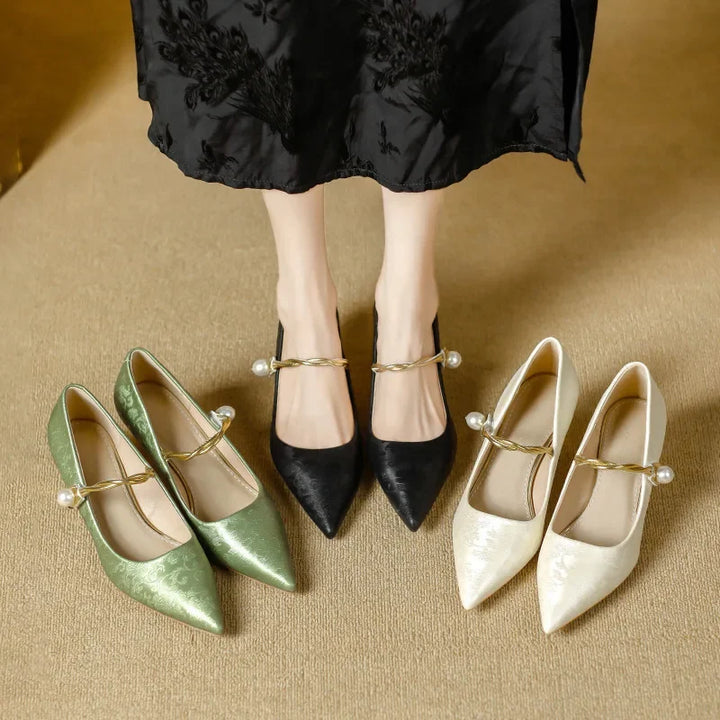 Vintage Pearl Kitten Heels