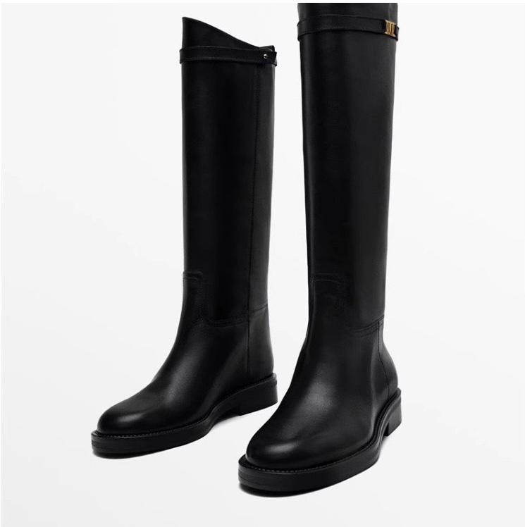 Minimalist Block Heel Boots with Chic Buckle Detail