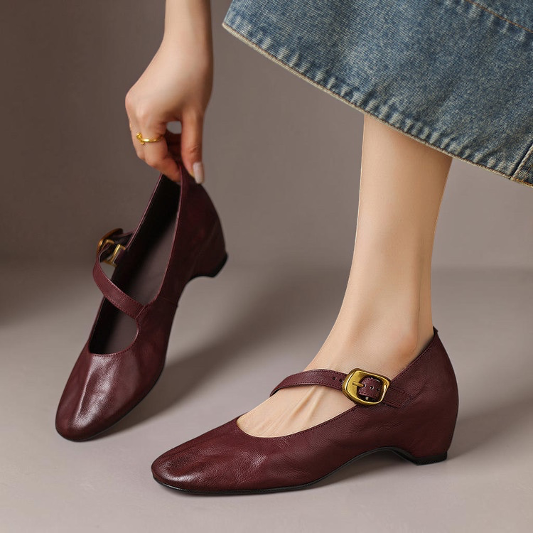 Round-Toe Mary Jane Flat